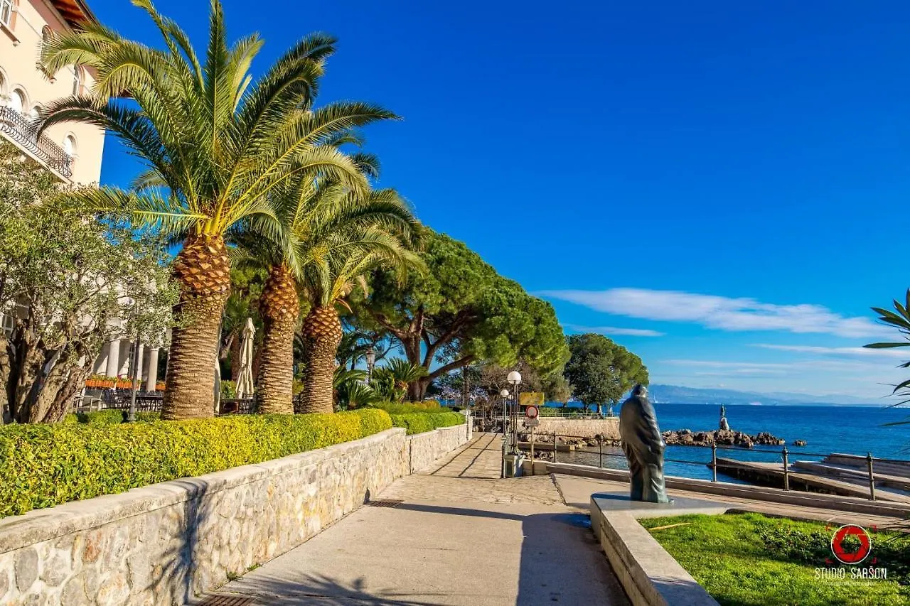 Apartment Rona Opatija Superior 0*,