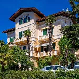 Salus, Maruna Apartman Abbázia